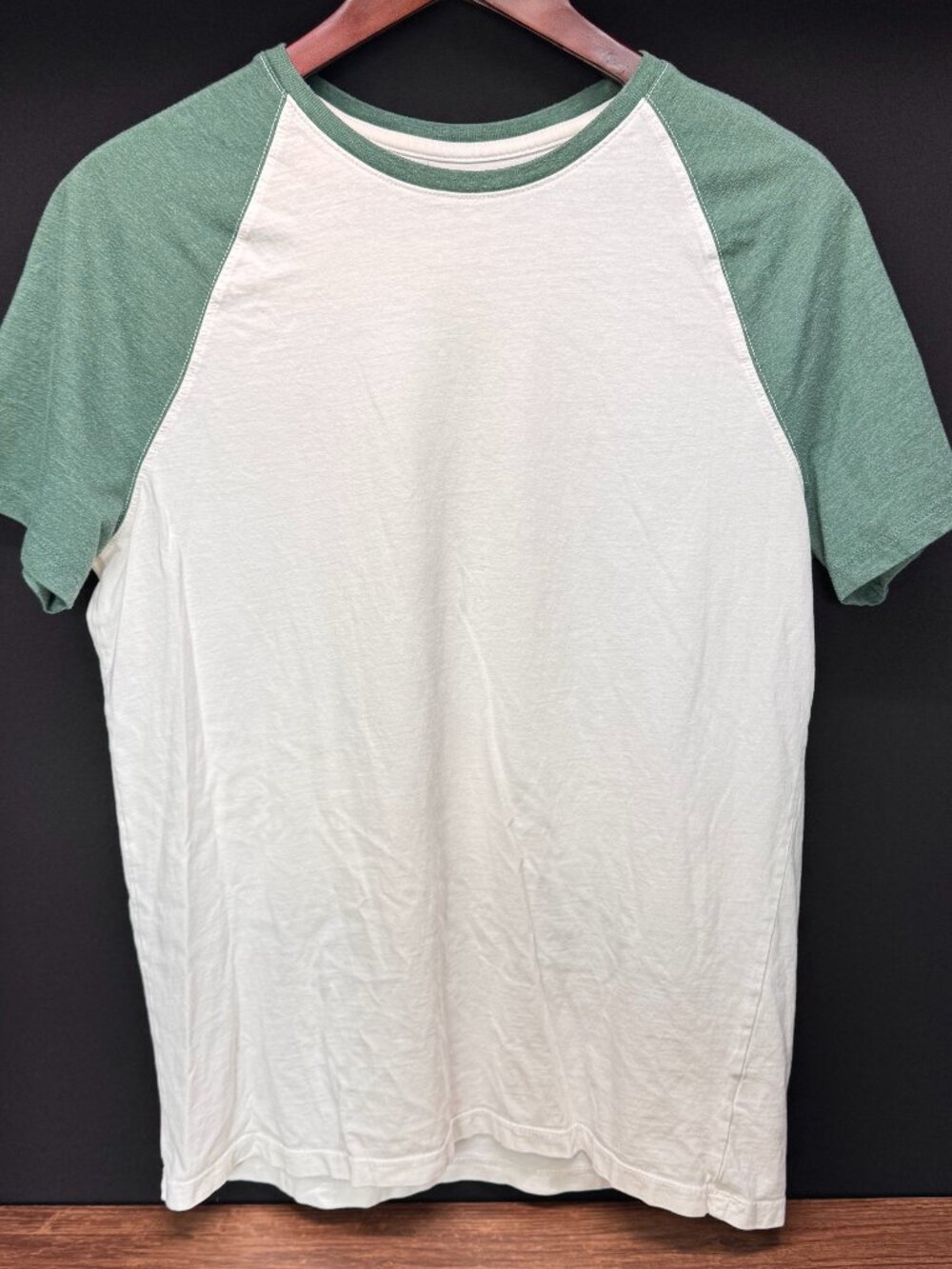 Goodfellow Green White Raglan Tee Men’s Medium